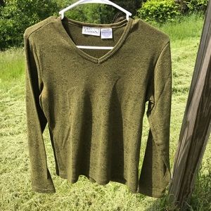 2/$10 Dark green long sleeve top subtle pattern